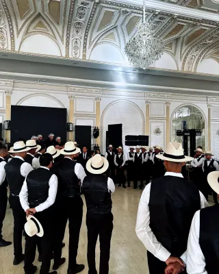 Le service en salle pendant une réception