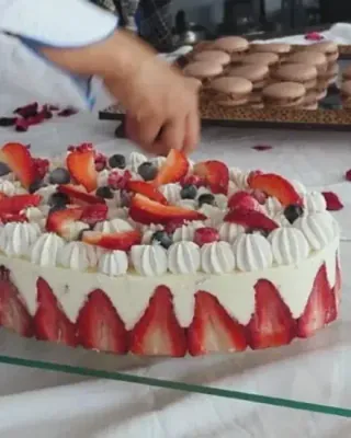 Pièce montée aux fraises