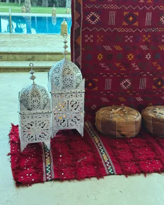 Décor marocain et lanterne ciselée